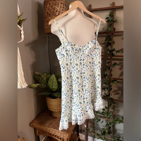 ▪️More To Come Olivia Mini Dress in Blue Floral slip summer Revolve - Picture 6 of 10